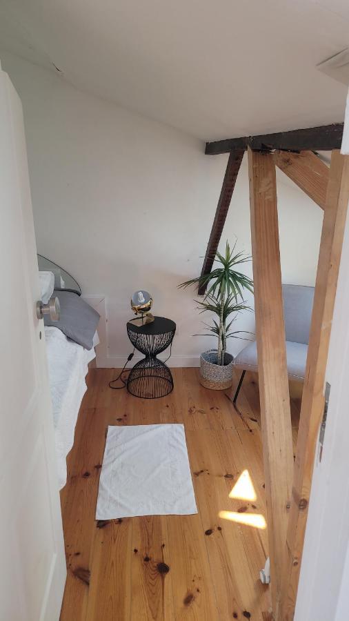 Litle Tiny Room In The Attic Лиссабон Экстерьер фото